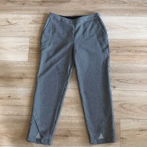 NWOT BCBGeneration Women's Black and White Checkered Back Zip Cropped Pants 4